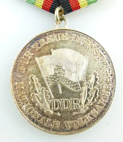 #e3240 DDR Medaille für treue Dienste in der NVA vgl. Band I Nr. 150 f 1966-1972