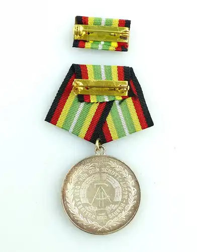 #e3240 DDR Medaille für treue Dienste in der NVA vgl. Band I Nr. 150 f 1966-1972