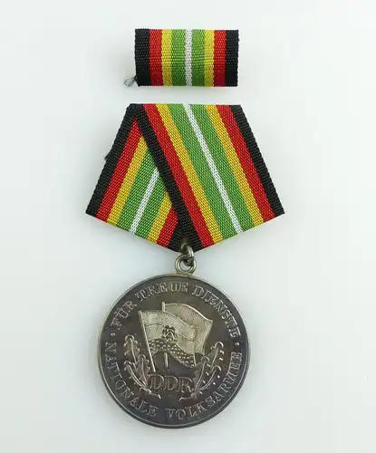 #e3236 DDR Medaille für treue Dienste in der NVA vgl. Band I Nr.150e # Punze 4 #