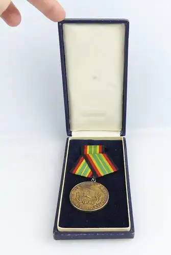 #e2842 DDR Medaille für treue Dienste in der NVA vgl.Band I Nr.149h # Punze 11 #