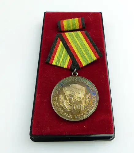 #e2840 DDR Medaille für treue Dienste in der NVA vgl. Band I Nr.149 # Punze 8 #