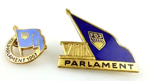 2 Abzeichen: FDJ VIII. Parlament 1967 und FDJ VIII. Parlament e1656