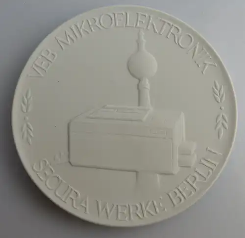 Meissen Medaille: VEB Mikroelektronik Secura Werke Berlin Für hervorr, Orden2658