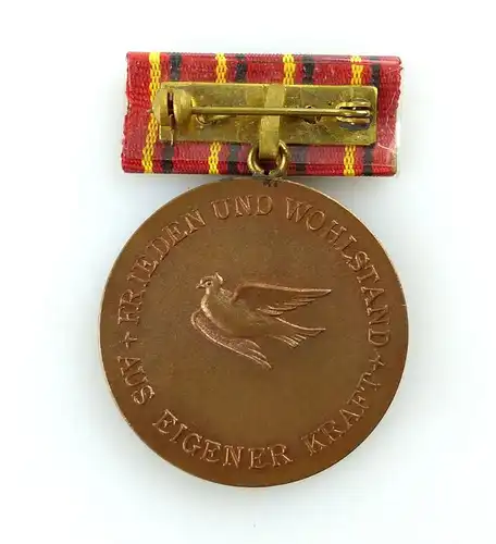 #e6519 Medaille Verdienter Aktivist vgl. Band I Nr. 54 f 1962-1976 emailliert