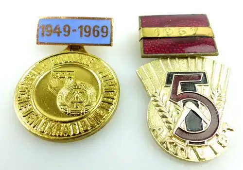 2 Abzeichen: 1957 5 Jahrplan Aktivist, 20 Jahre DDR FDJ e1641