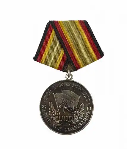 #e6504 DDR Medaille für treue Dienste NVA vgl. Band I Nr. 150 e Punze 6 1964-66