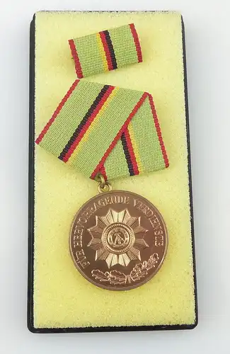 Urkunde + Orden: für Verdienstmedaille in Bronze verliehen 01.07.1985 / r086
