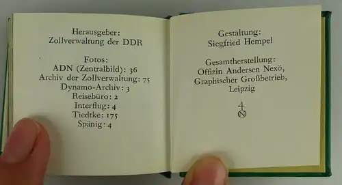 Minibuch: Zollverwaltung der DDR überreicht Verlagschef der Jungen Welt Buch1534