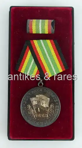 Medaille für treue Dienste in der NVA in 900 Silber Punze 5 Orden766