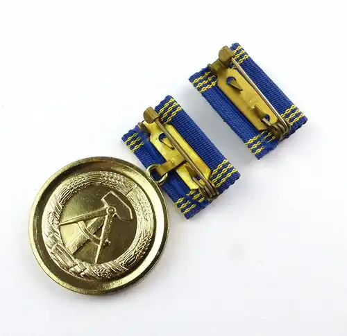#e6798 treue Dienste Medaille zivile Luftfahrt in Gold für 30 Dienstjahre DDR
