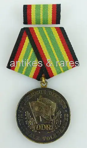 Medaille für treue Dienste in der NVA in 900 Silber, Punze 5 (Orden764)