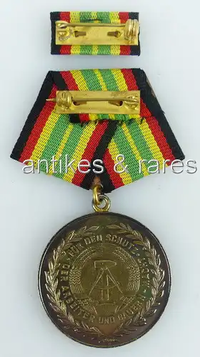 Medaille für treue Dienste in der NVA in 900 Silber, Punze 5 (Orden764)