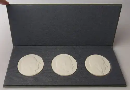 3 Meissen Medaillen: Naumann Museum Köthen, Orden1527