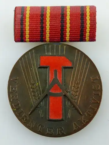 Medaille : Verdienter Aktivist vgl. Band I Nr. 54 f 1962-1976 verl., Orden3227