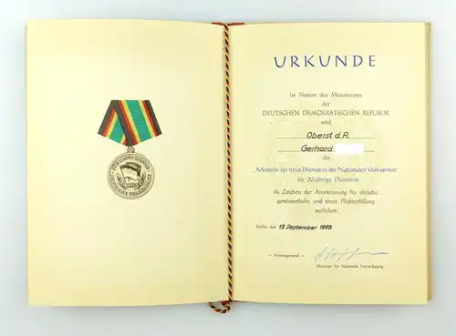 #e6777 DDR Urkunde: Medaille für 20 jährige Dienstzeit bei der NVA 1968