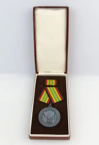 #e3499 DDR Medaille für treue Dienste NVA vgl. Band I Nr. 149 e Punze 8 1964-66