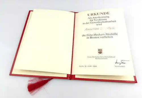 #e2737 Mappe mit Urkunde als Anerkeenung für Verdienste im FDGB 1986 DDR