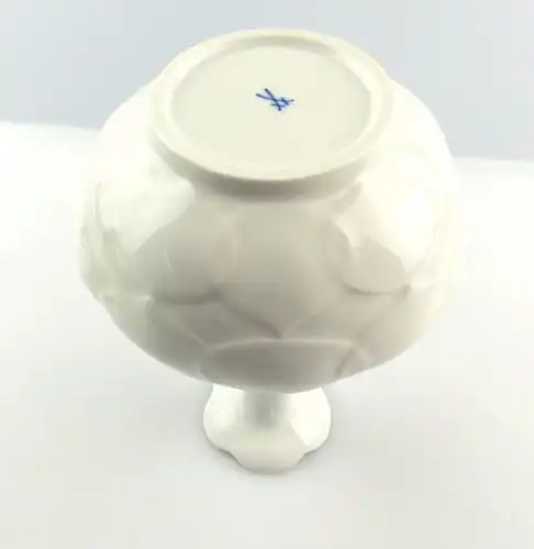 #e4851 Große Meissen Porzellan Vase / Blumenvase 2. Wahl weiß mit Relief