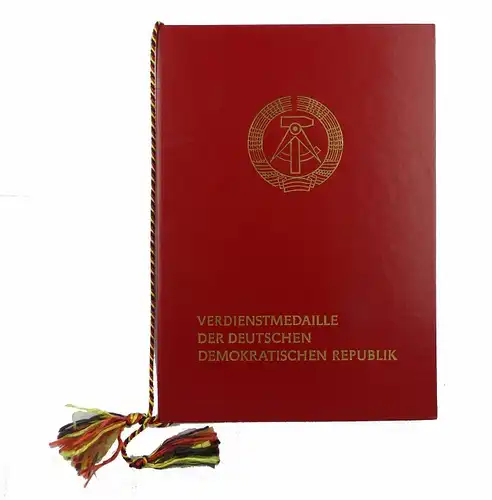 #e6767 Urkunde Verdienstmedaille der DDR 1984 mit original Foto Oberstleutnant
