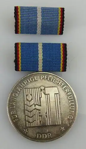 Medaille langjährige Pflichterfüllung Stärkung der Landesverteidigung, Orden1960