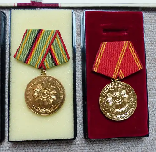 Nachlass: 4 Medaillen + Urkunden, Verdienstmedaille der Organe des MdI Orden1162
