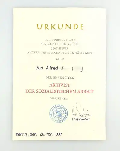 #e2708 3x Ehrennadel der nationalen Front DDR mit Urkunde in Silber und Gold
