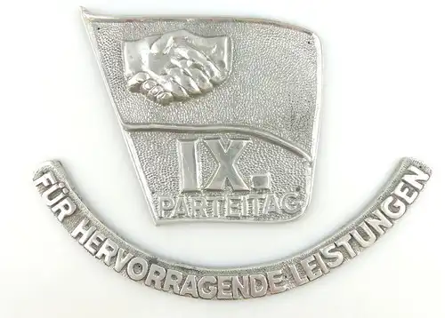 Medaille: Ehrengeschenk für hervorragende Leistungen IX. Parteitag e1536