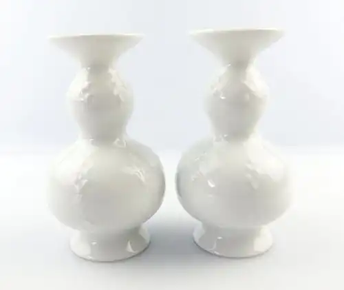 #e3850 2 kleine Wallendorf Vasen mit Blumendekor