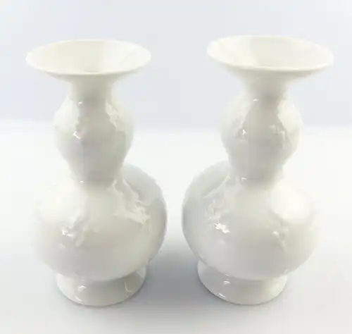 #e3850 2 kleine Wallendorf Vasen mit Blumendekor