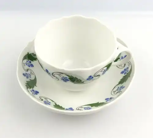 #e4333 Meissen Tasse mit Untertasse Mahagonienranke, grün, Früchte, blau 2. Wahl