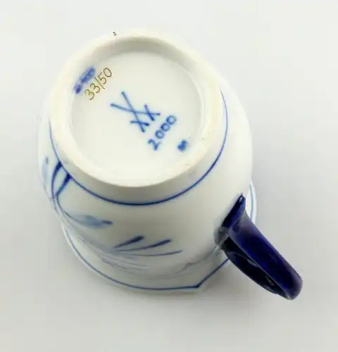 #e4325 Meissen Porzellan Tasse mit Untertasse Robinie kobaltblau, 1. Wahl