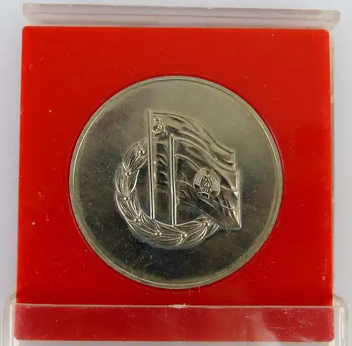 Medaille 30 Jahre Gesellschaft für Deutsch Sowjetische Freundschaft 1977 im Etui