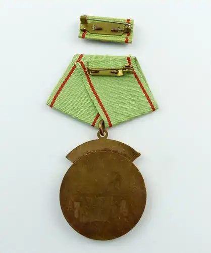 #e8745 Medaille "Ehrenzeichen der Deutschen Volkspolizei" Nr. 121 d/4