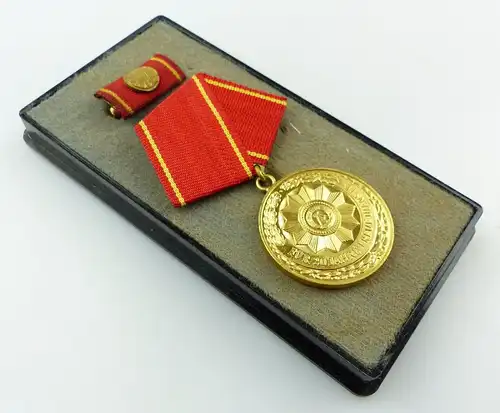 Medaille treue Dienste in den bewaffneten Organen MdI Gold Nr. 140 a ,Orden3281