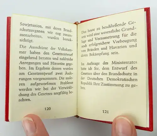 3 Minibücher:Gesetz über die Aufgaben und Befugnisse Volkspolizei e400