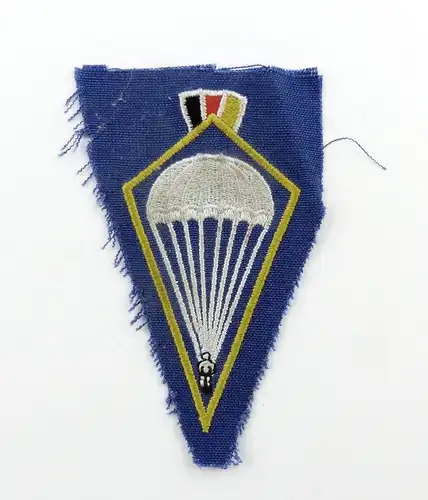 e9357 Fallschirmsprung Abzeichen DDR Nummer 361 a gestickt Kappe einfarbig 1955