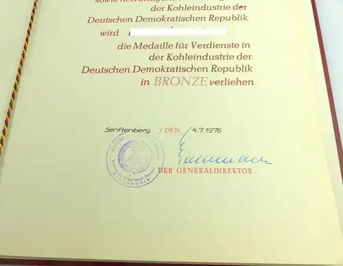 Medaille für Verdienste in der Kohleindustrie der DDR + Urkunde 1976 verl, so255