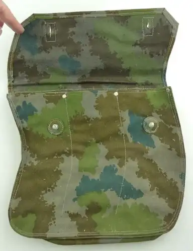 E9543 DDR NVA Magazintasche AK 47 Kalaschnikov Flächentarn Blumentarn