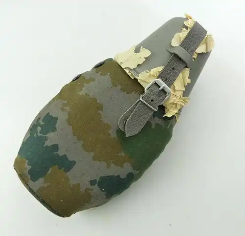 E9541 NVA Trinkflasche Flächentarn Blumentarn unbenutzt