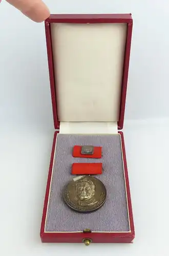 #e2765 FDGB Fritz Heckert Medaille für hervorr. Verdienste in der Gewerkschaft