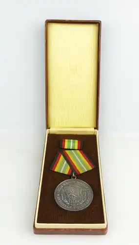 #e2844 DDR Medaille für treue Dienste in der NVA vgl. Band I Nr.150d # Punze 3 #