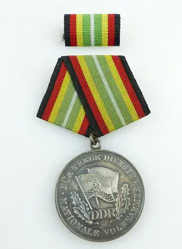 #e2844 DDR Medaille für treue Dienste in der NVA vgl. Band I Nr.150d # Punze 3 #