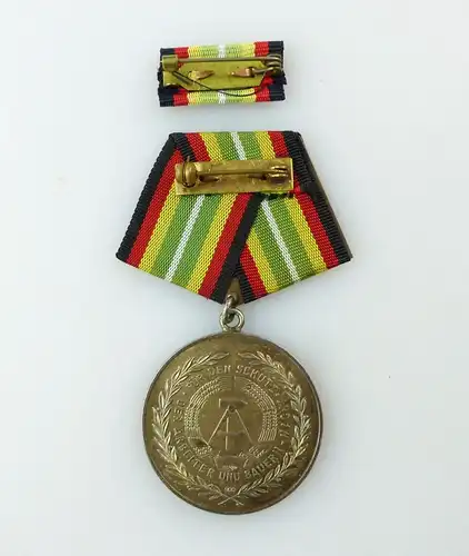 #e7488 DDR Medaille für treue Dienste NVA vgl. Band I Nr. 150 d Punze 3 1962-63