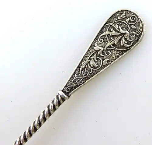 E9673 Toller alter Mokkalöffel 800 Silber sehr dekorativ mit Ziermonogramm