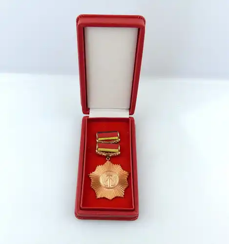 e9871 Vaterländischer Verdienstorden in Bronze mit Urkunde Mappe und Einladung