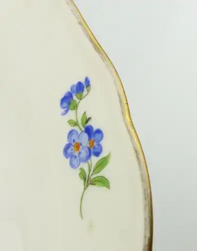 E9819 Meissen Teller 2. Wahl mit Blumen und Goldrand Ø 22 cm