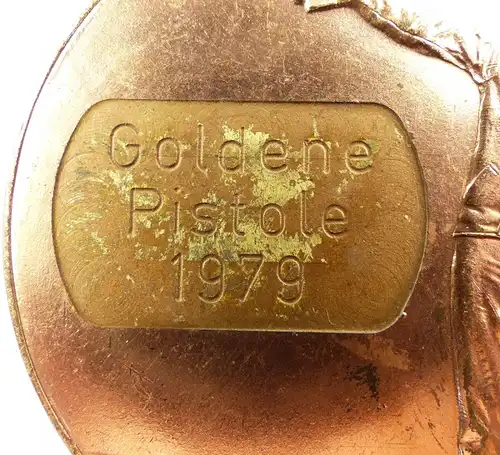 e9340 DDR GST Medaille Goldene Pistole 1979 bronzefarben Schützenverband