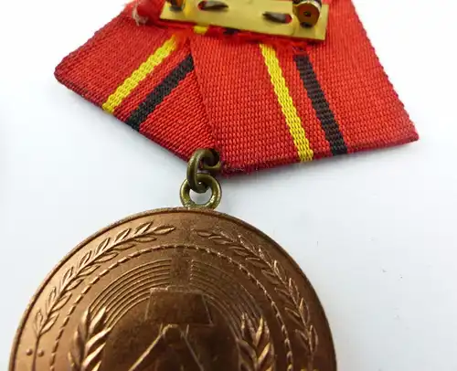 #e7883 DDR Medaille & Abzeichen 10. Kampfgruppen-Spartakiade von 1970 Halle