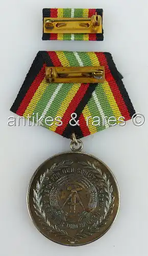 Medaille für treue Dienste in der NVA in 900 Silber, Punze 7 (Orden767)