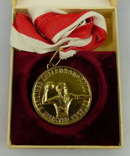 Medaille: Berliner Hallenhandball Meister 1967/68, goldfarben, Orden1317